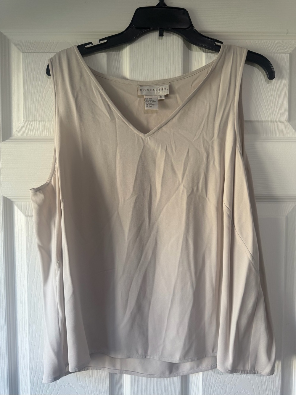 Doncaster Women's Cream V-Neck Sleeveless silk Blouse